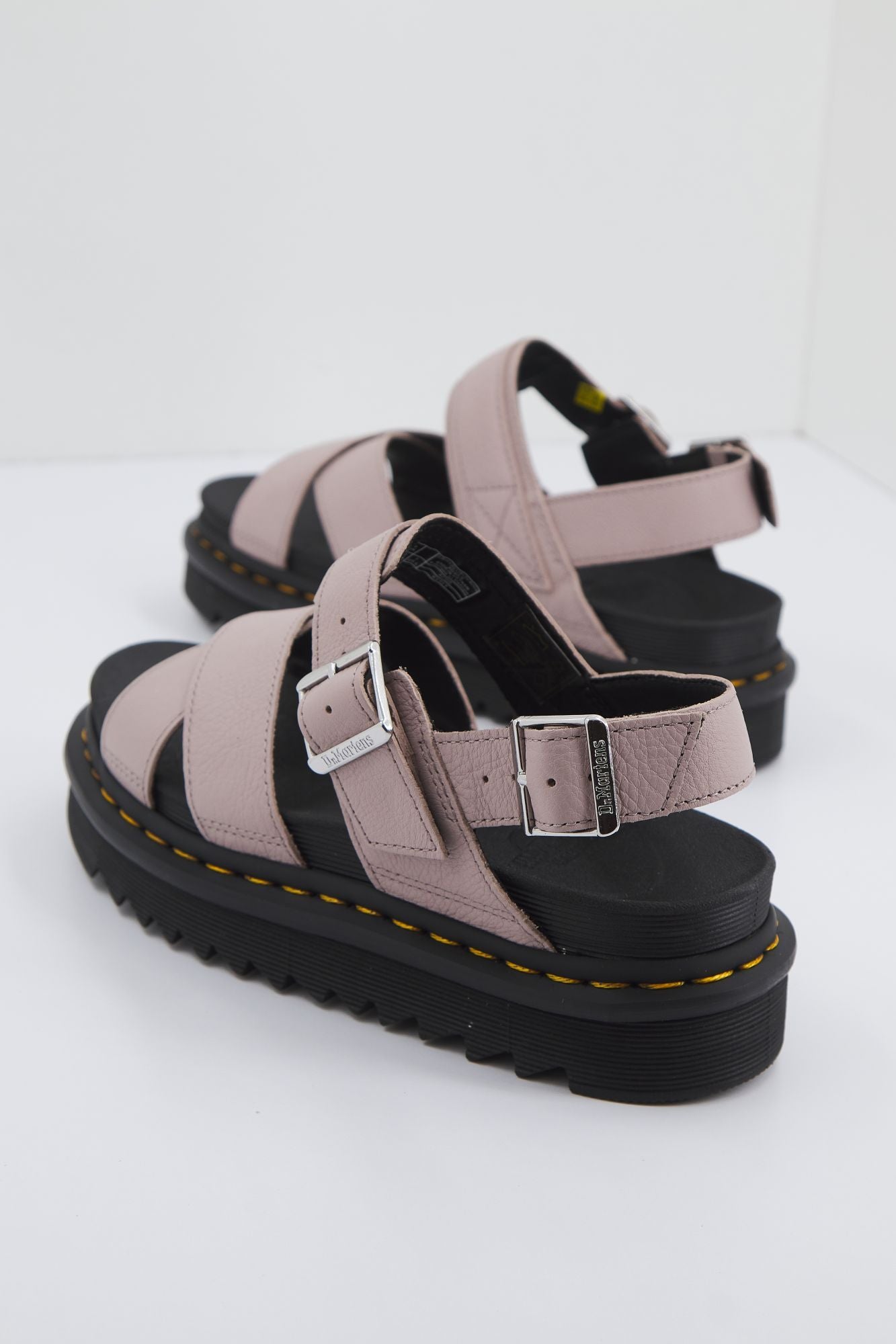 DR. MARTENS VOSS II en color BEIS (3)
