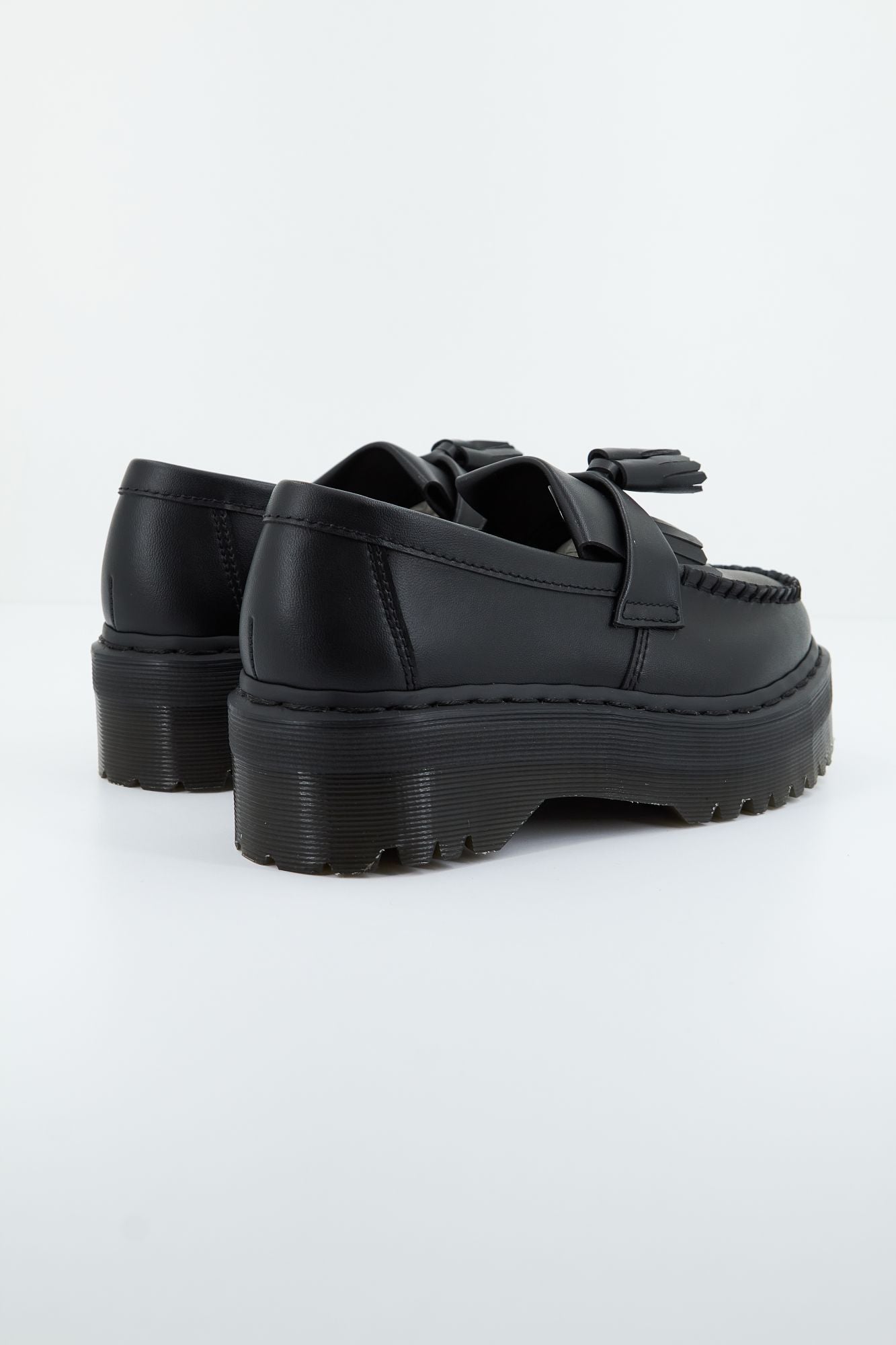 DR. MARTENS V ADRIAN QUAD MONO en color NEGRO (4)