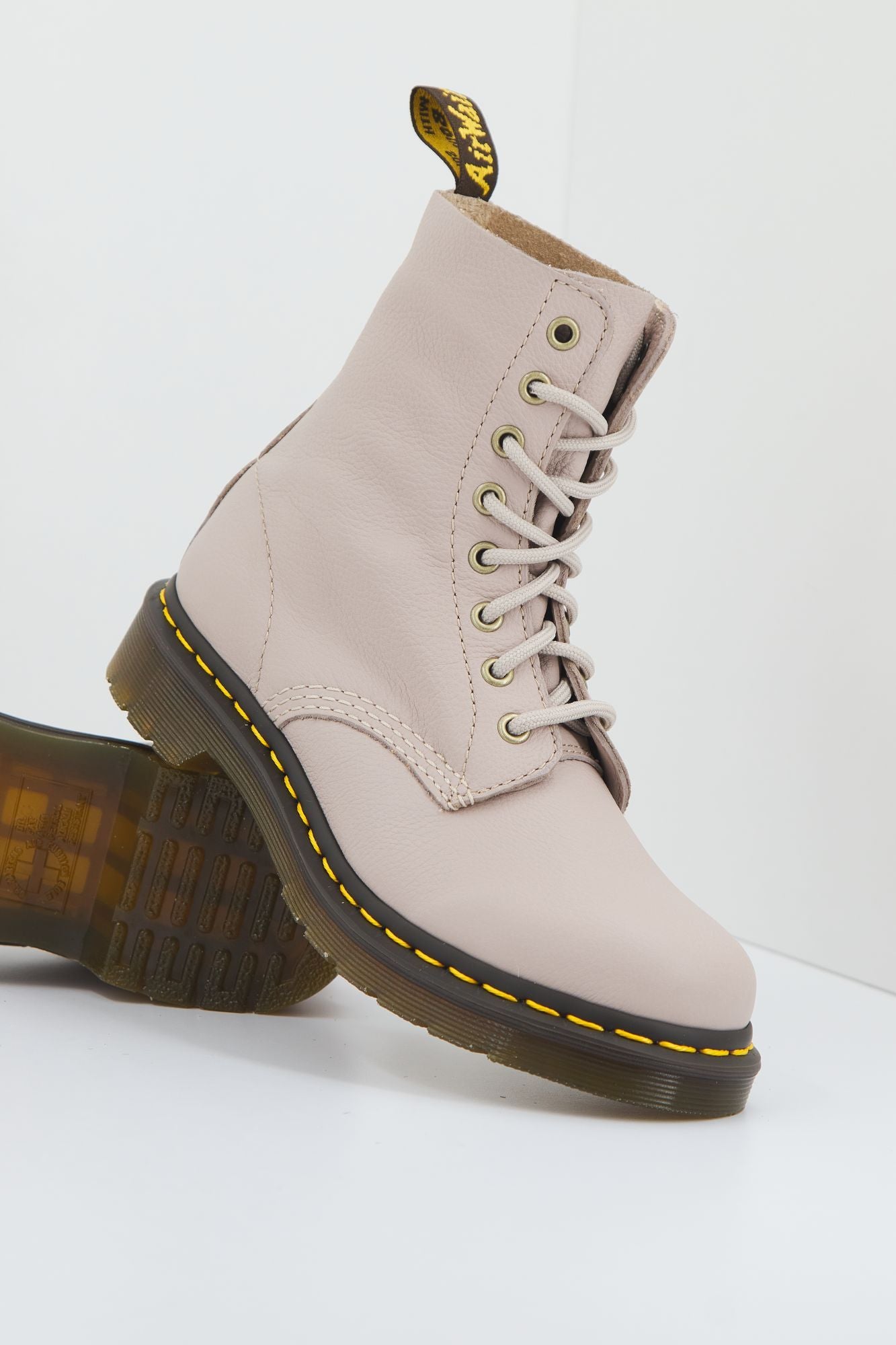 DR. MARTENS 1460 PASCAL en color BEIS (3)