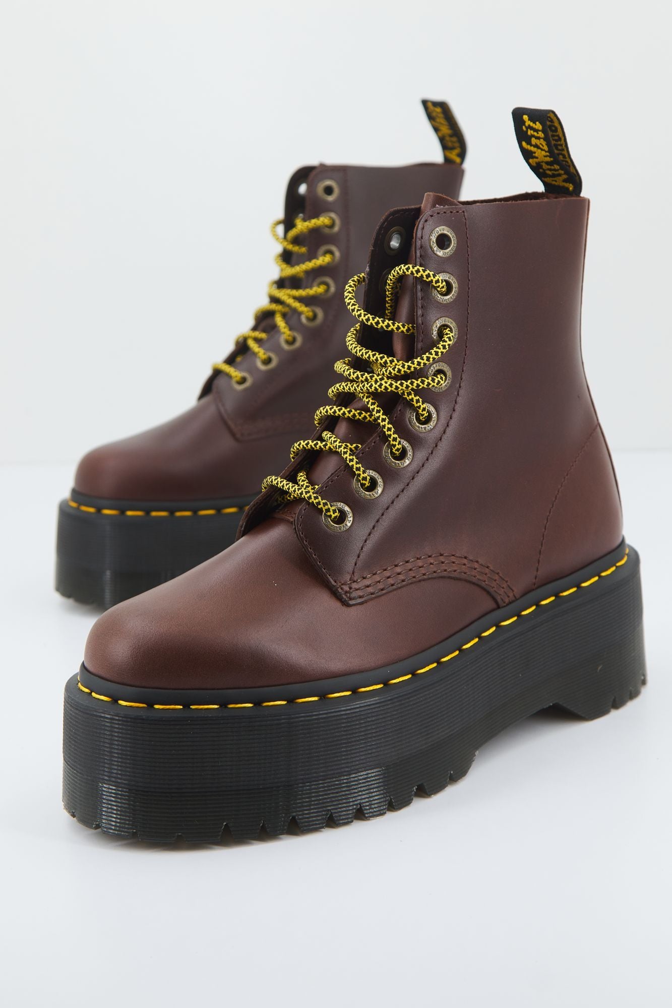 DR. MARTENS 1460 PASCAL MAX en color MARRON (2)
