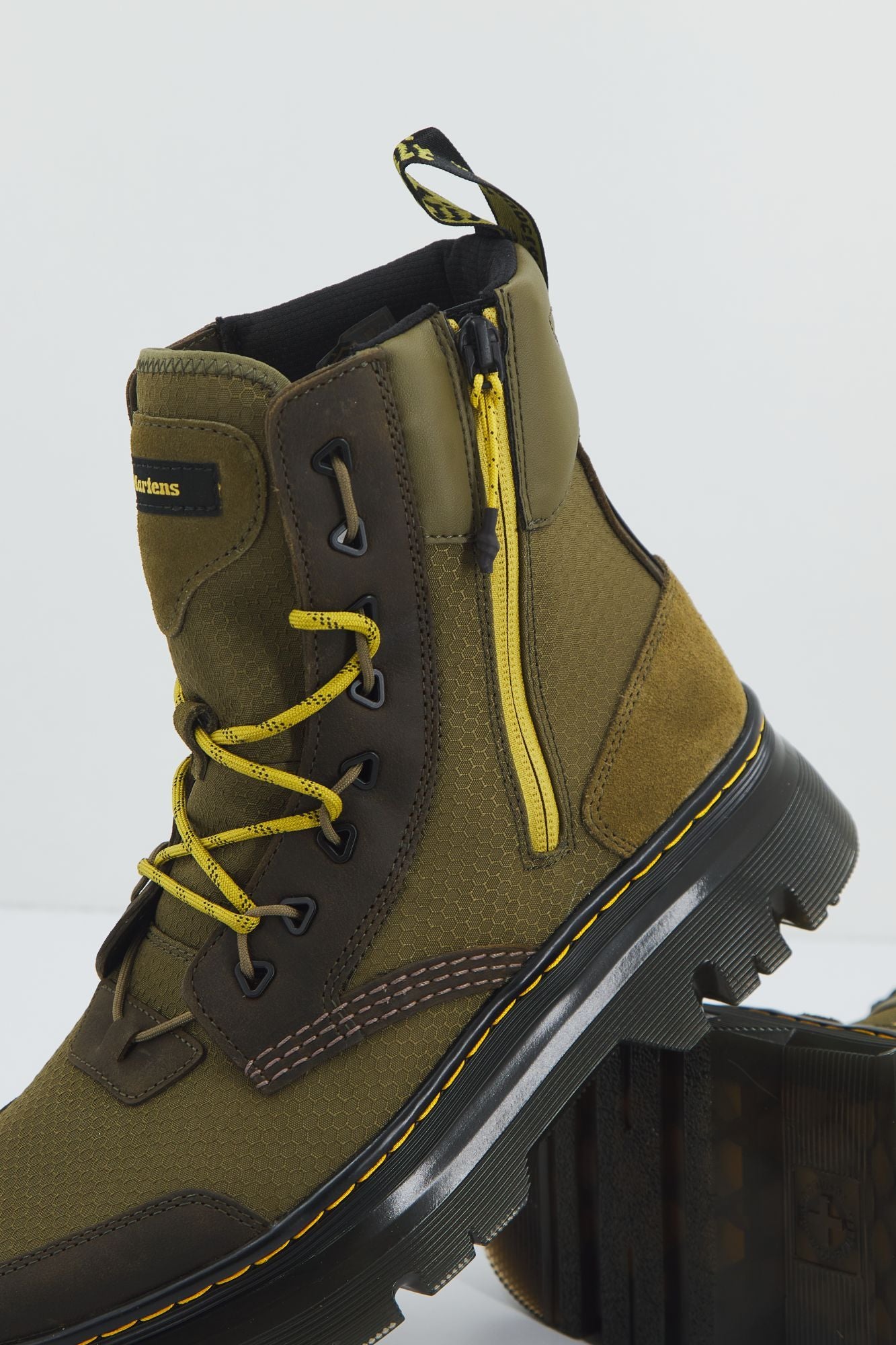 DR. MARTENS TARIK ZIP en color VERDE (4)