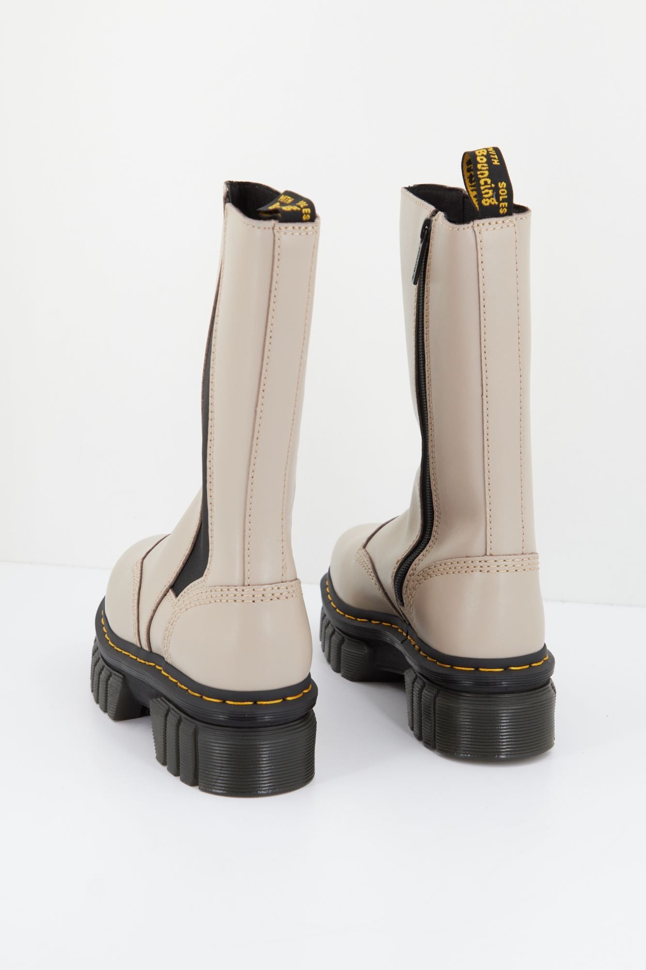 DR. MARTENS AUDRICK CHELSEA TALL en color MARRON (3)