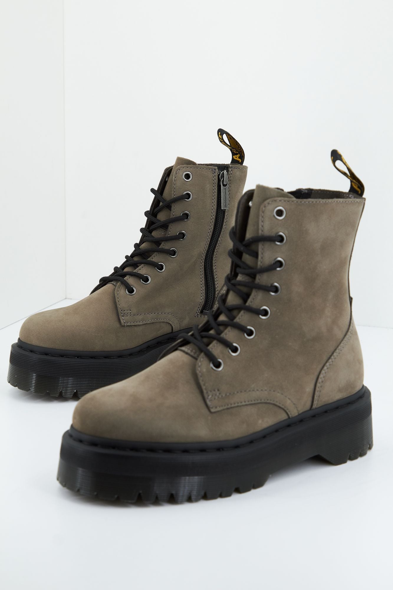 DR. MARTENS JADON en color MARRON (2)