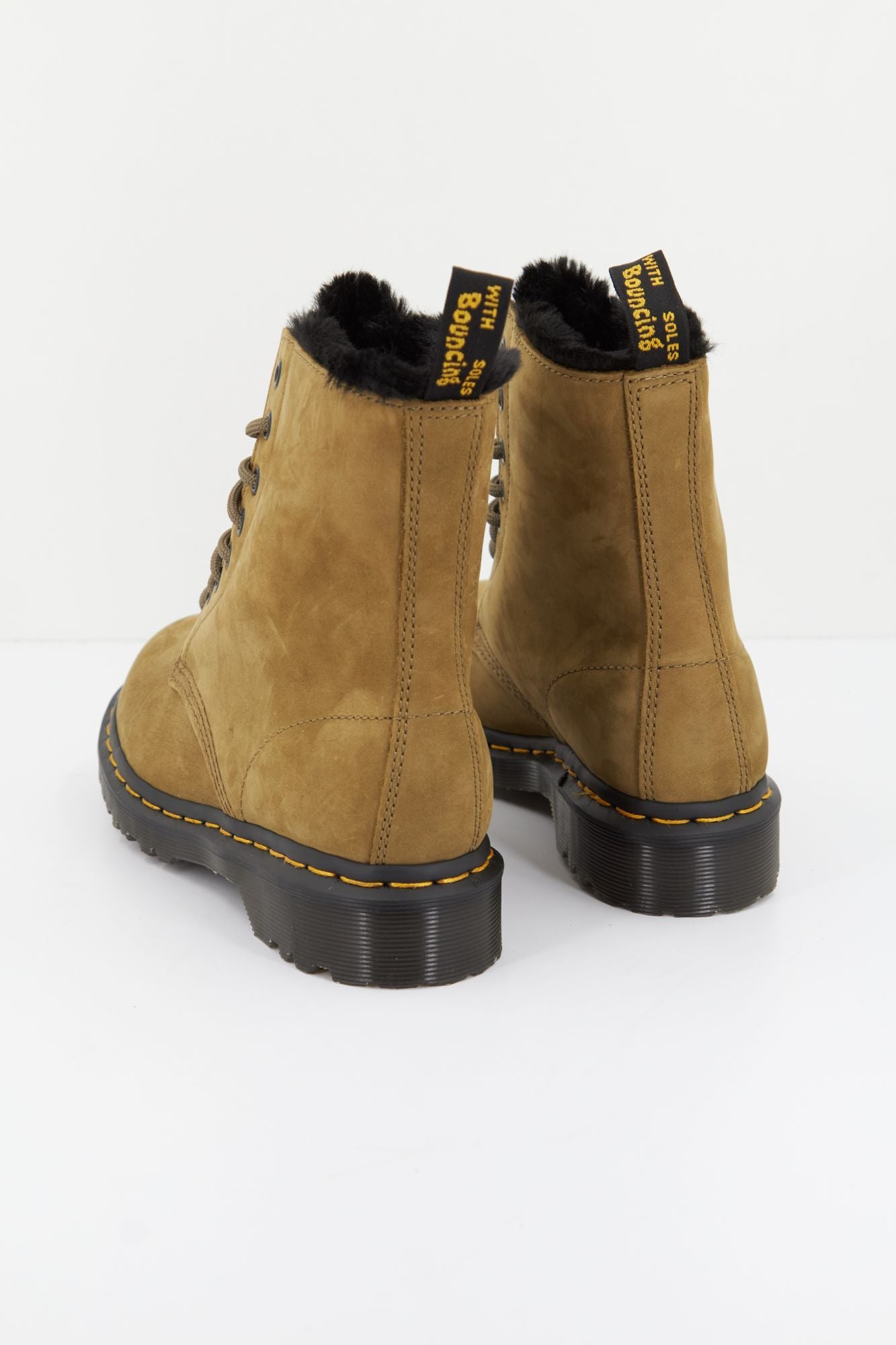 DR. MARTENS 1460 SERENA en color VERDE (4)