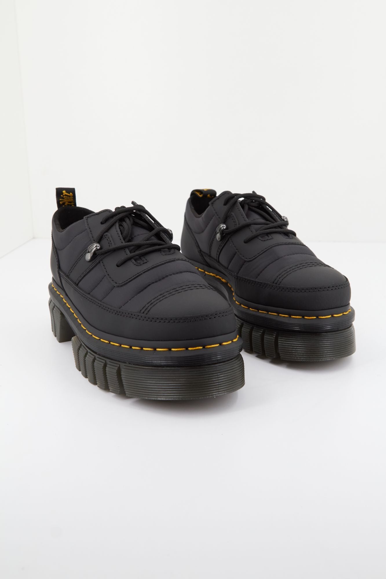 DR. MARTENS AUDRICK 3I SHOE QLTD en color NEGRO (3)