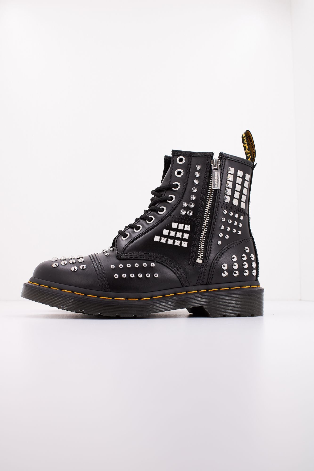 DR. MARTENS ATLAS en color NEGRO (1)