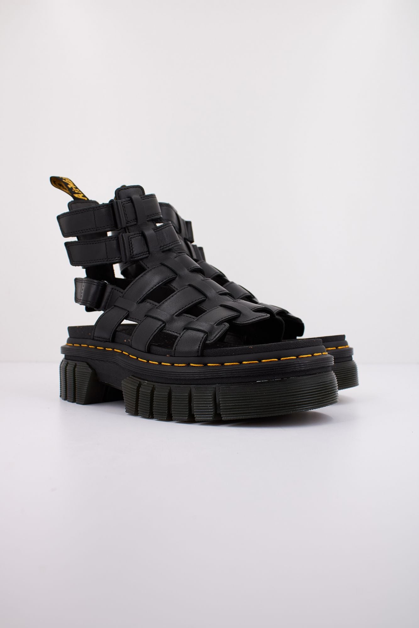 DR. MARTENS RICKI GLADIATOR en color NEGRO (2)