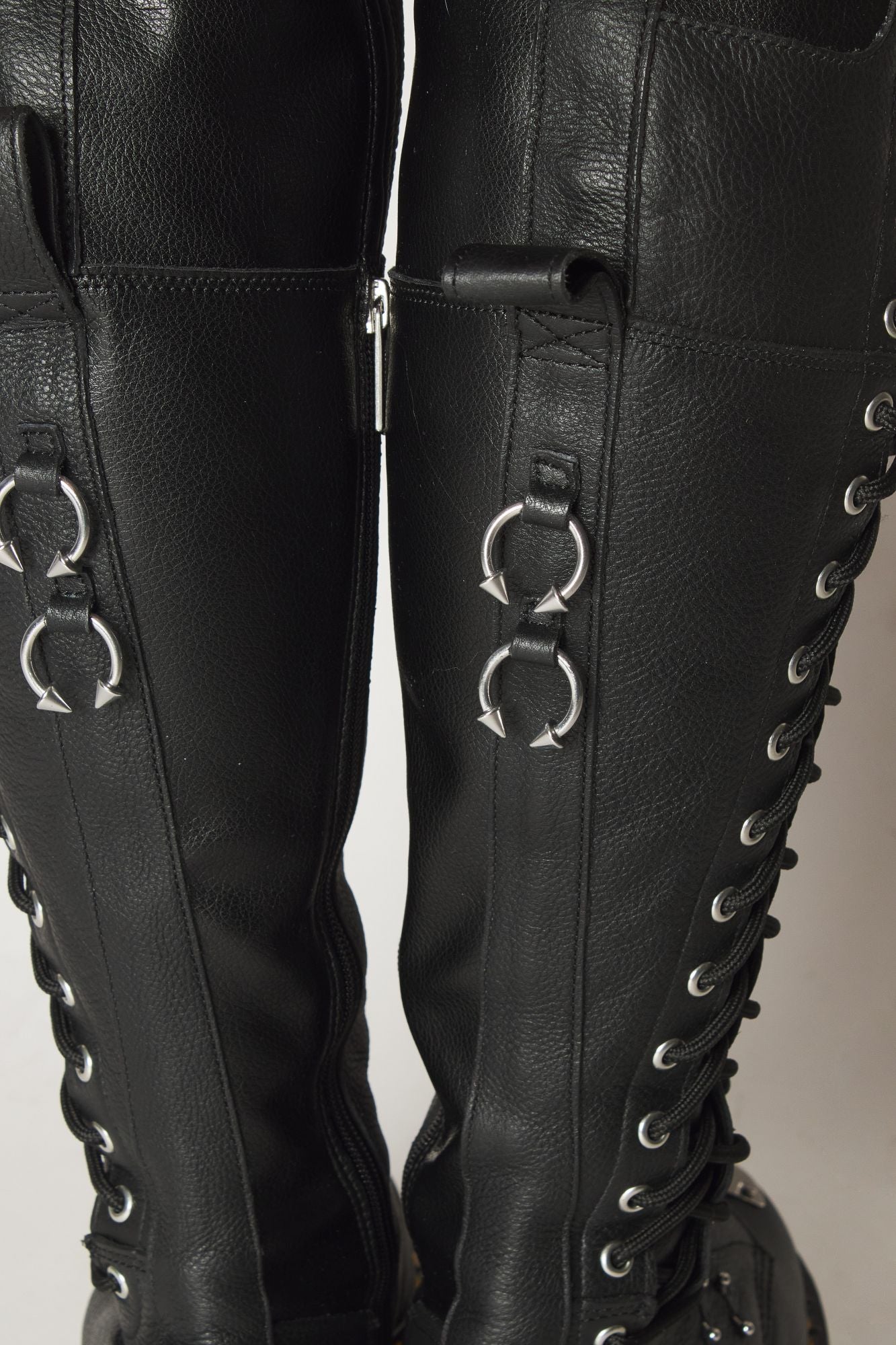 DR. MARTENS  28I XTRM MAX en color NEGRO (4)