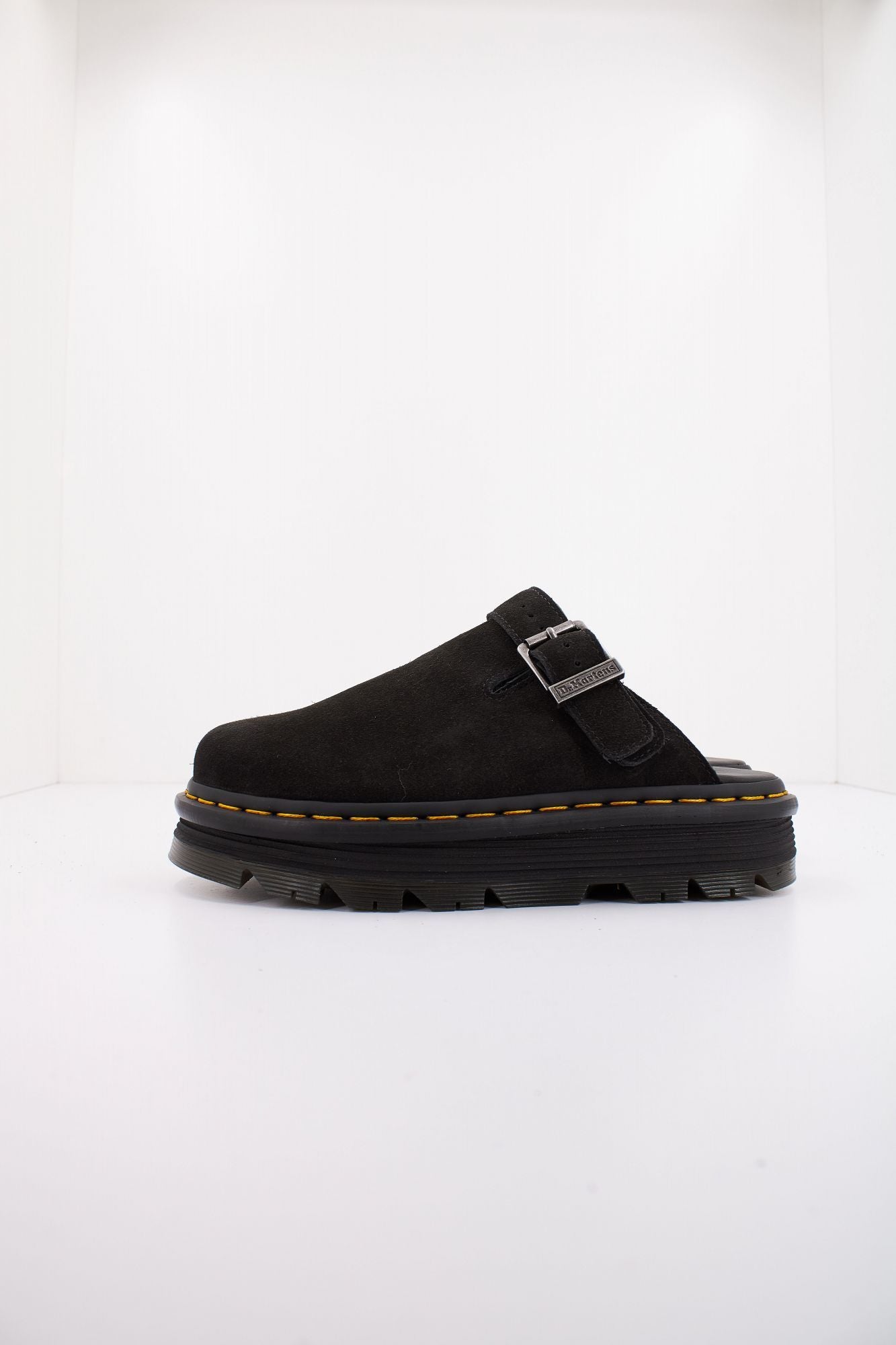DR. MARTENS DM ZEBZAG en color NEGRO (1)
