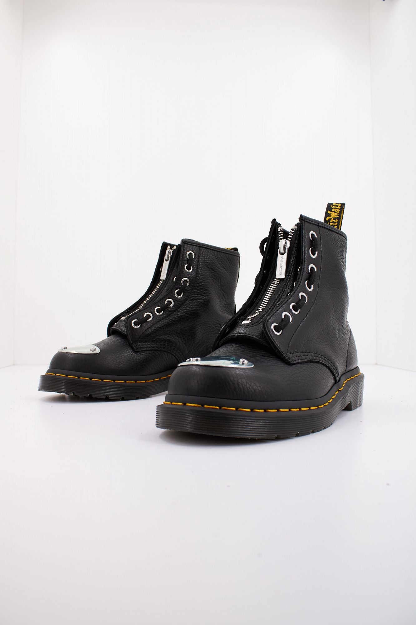 DR. MARTENS DM 1460 MP en color NEGRO (2)