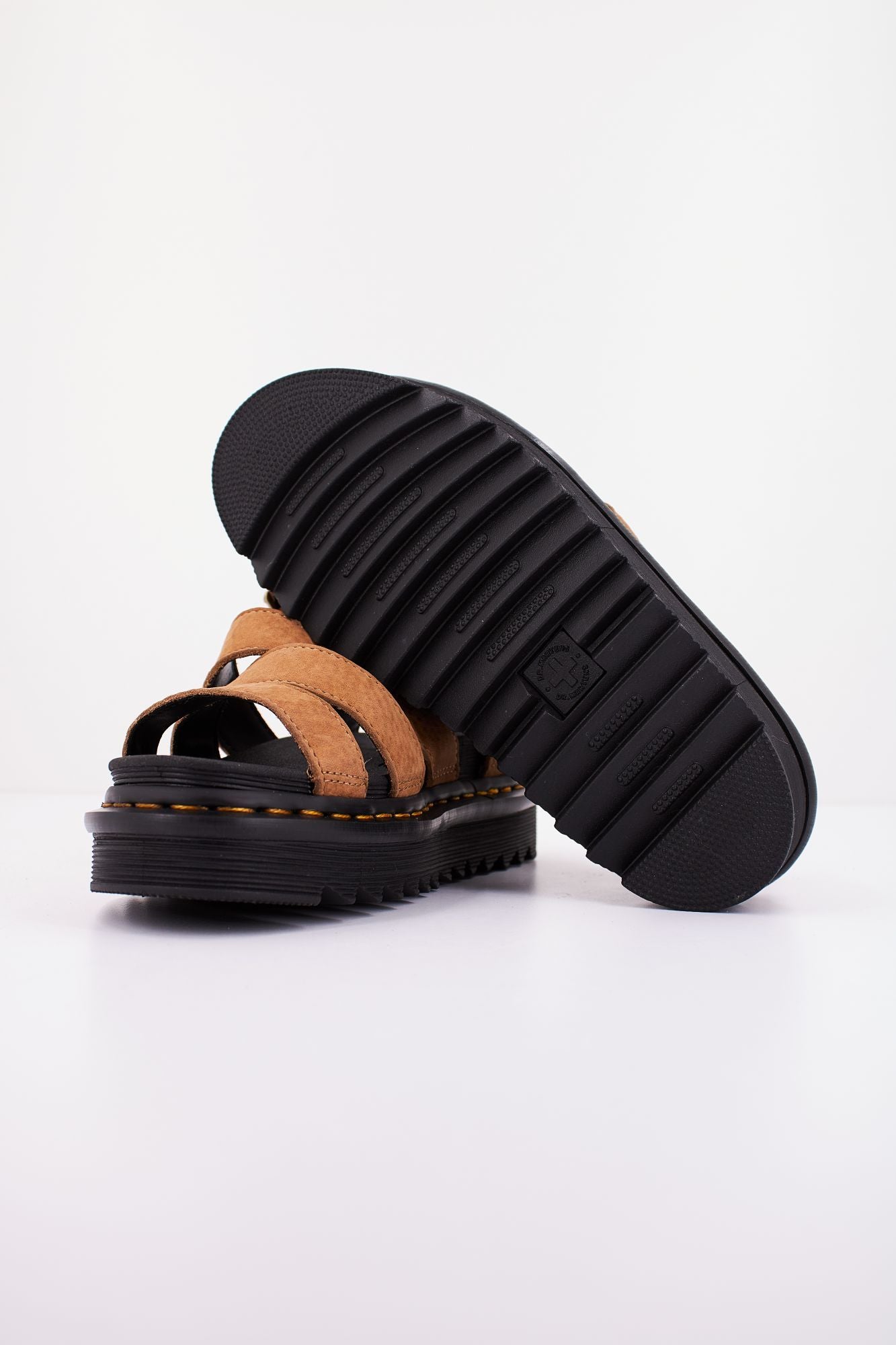 DR. MARTENS BLAIRE en color MARRON (4)