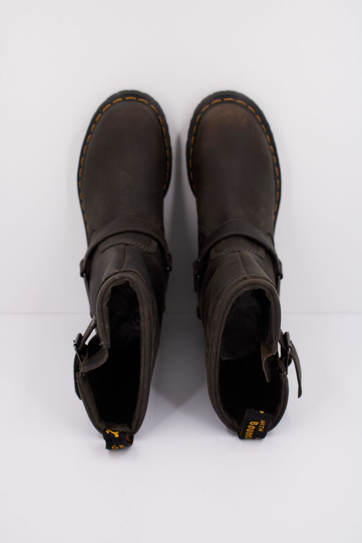 DR. MARTENS ANISTONE HI 31901057 en color GRIS (3)