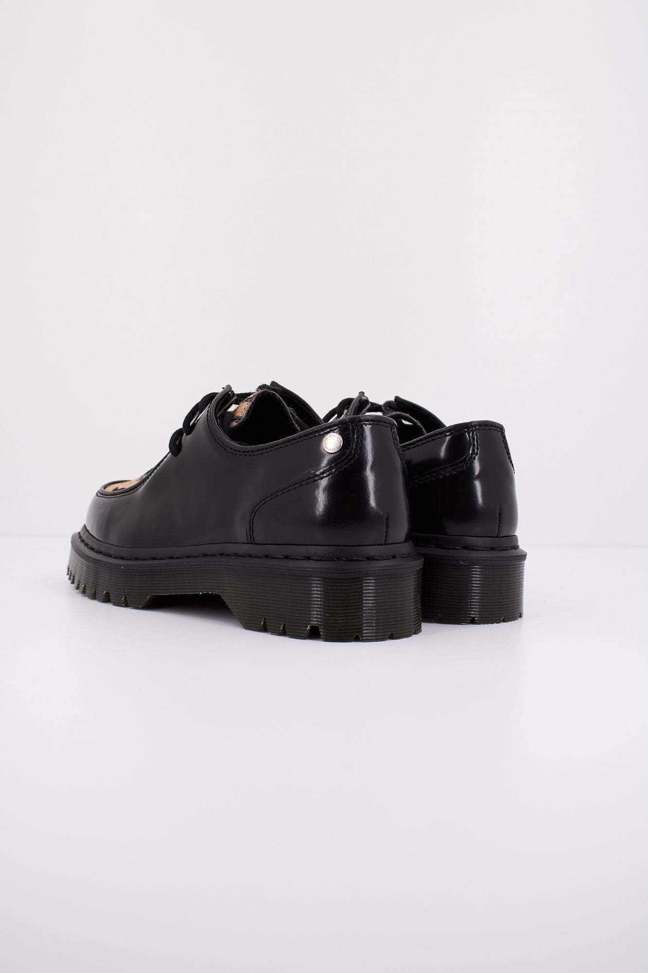 DR. MARTENS  ZEFFIR 3I en color NEGRO (4)