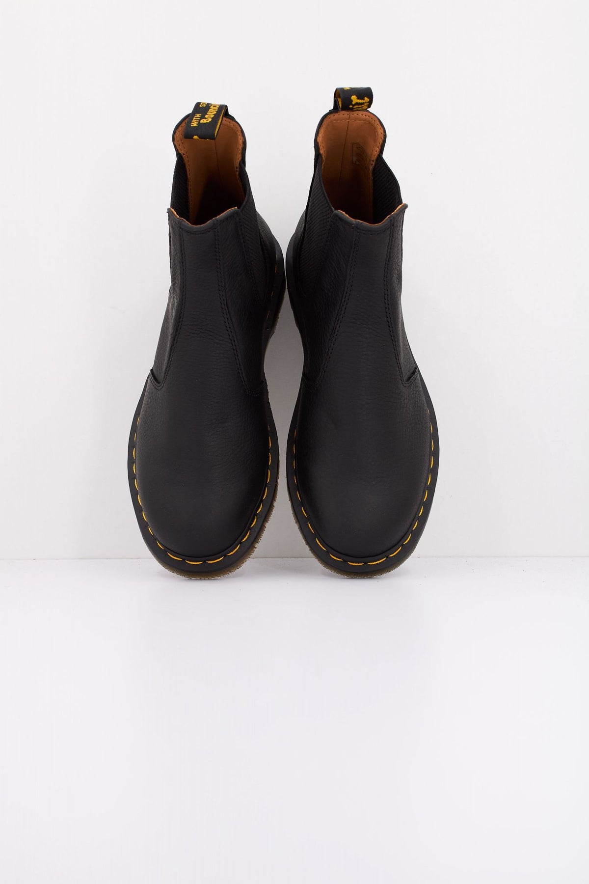 DR. MARTENS 2976 Chelsea Ambassador en color NEGRO (3)