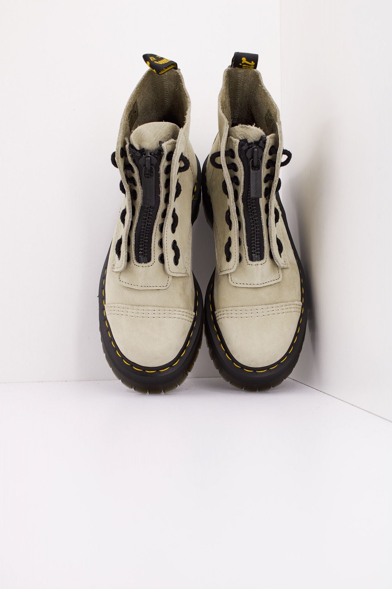DR. MARTENS SINCLAIR en color BEIS (3)