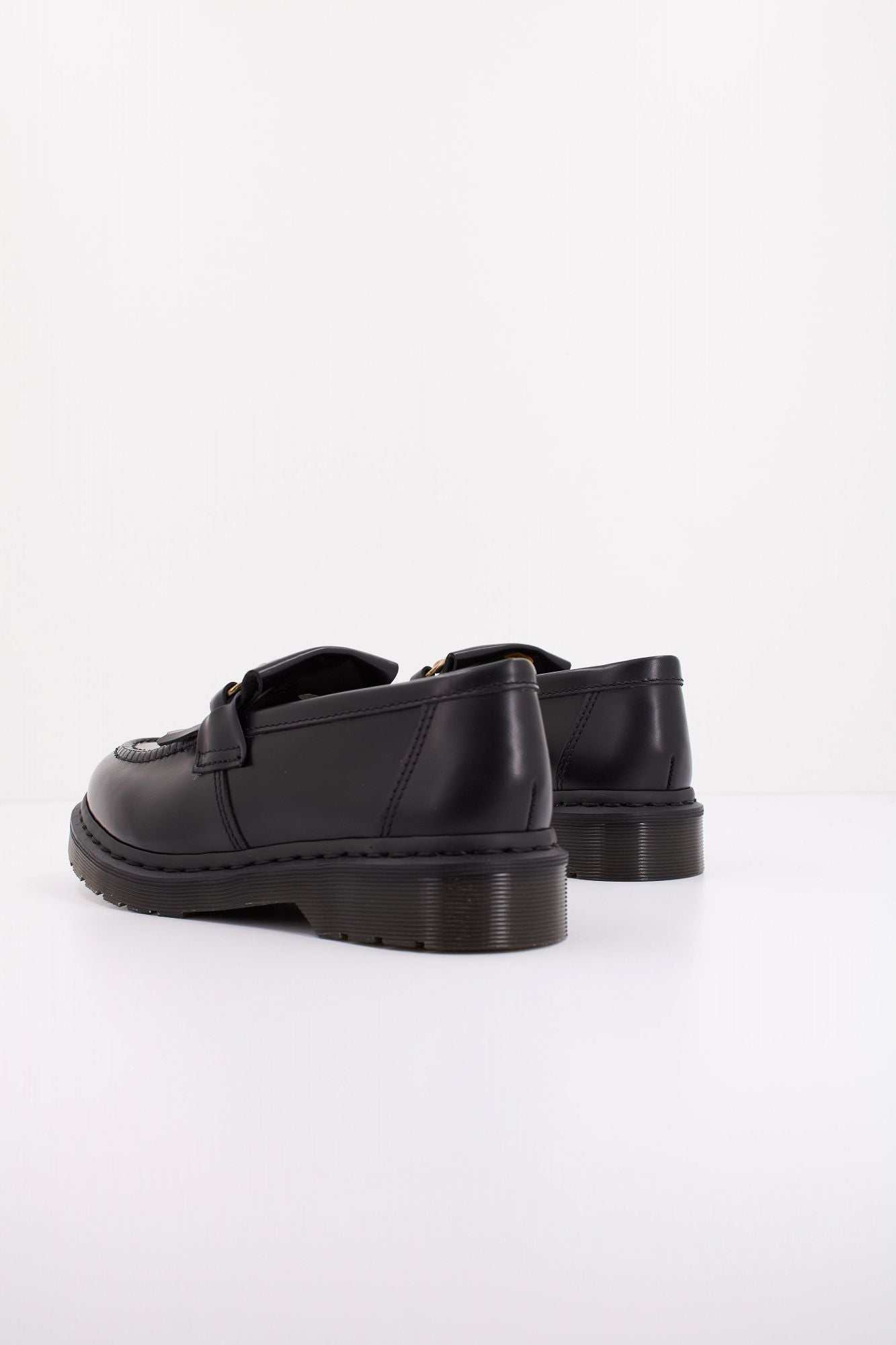 DR. MARTENS ADRIAN SNAFFLE en color NEGRO (4)