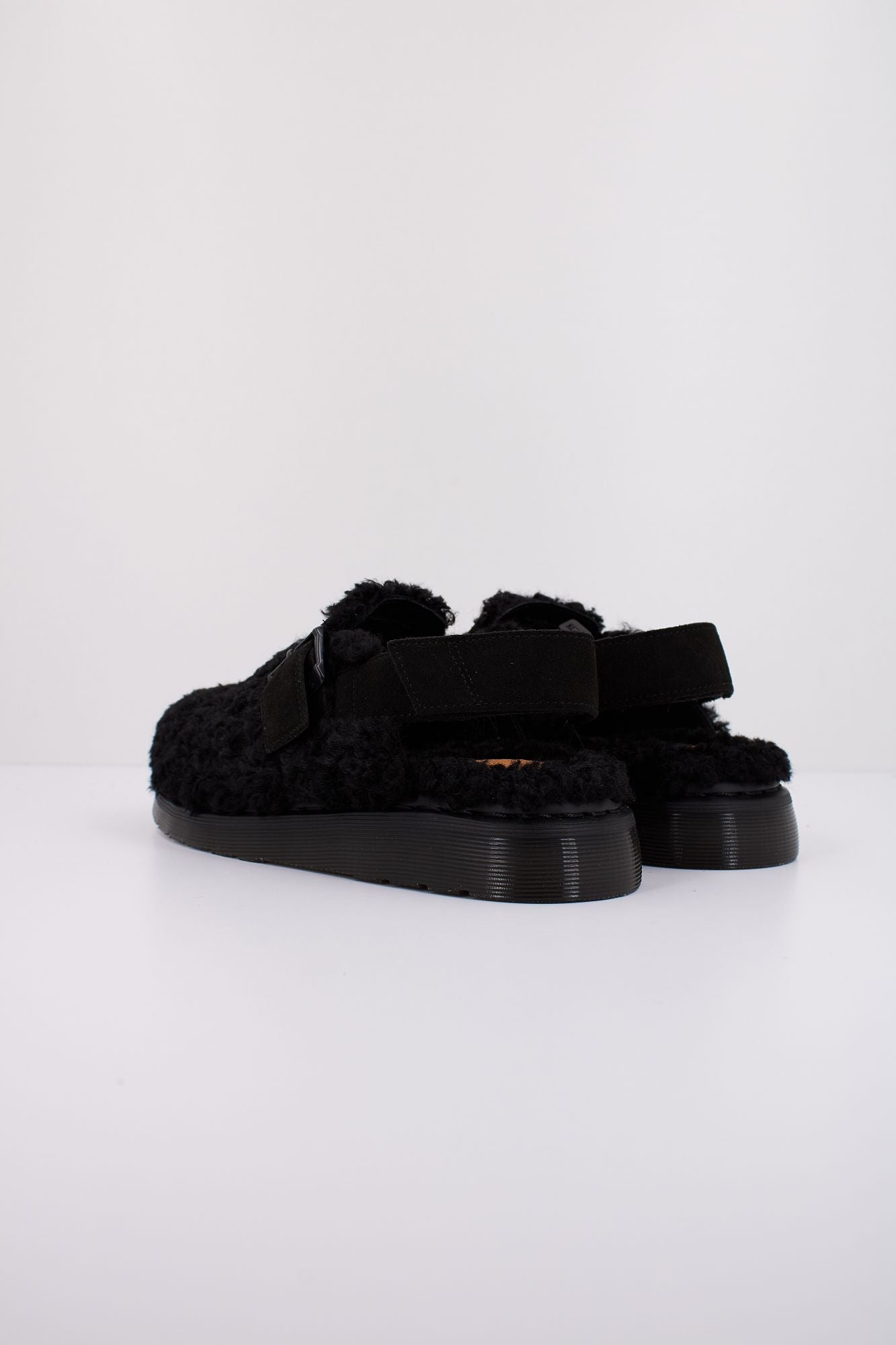 DR. MARTENS JORGE ll FL en color NEGRO (4)