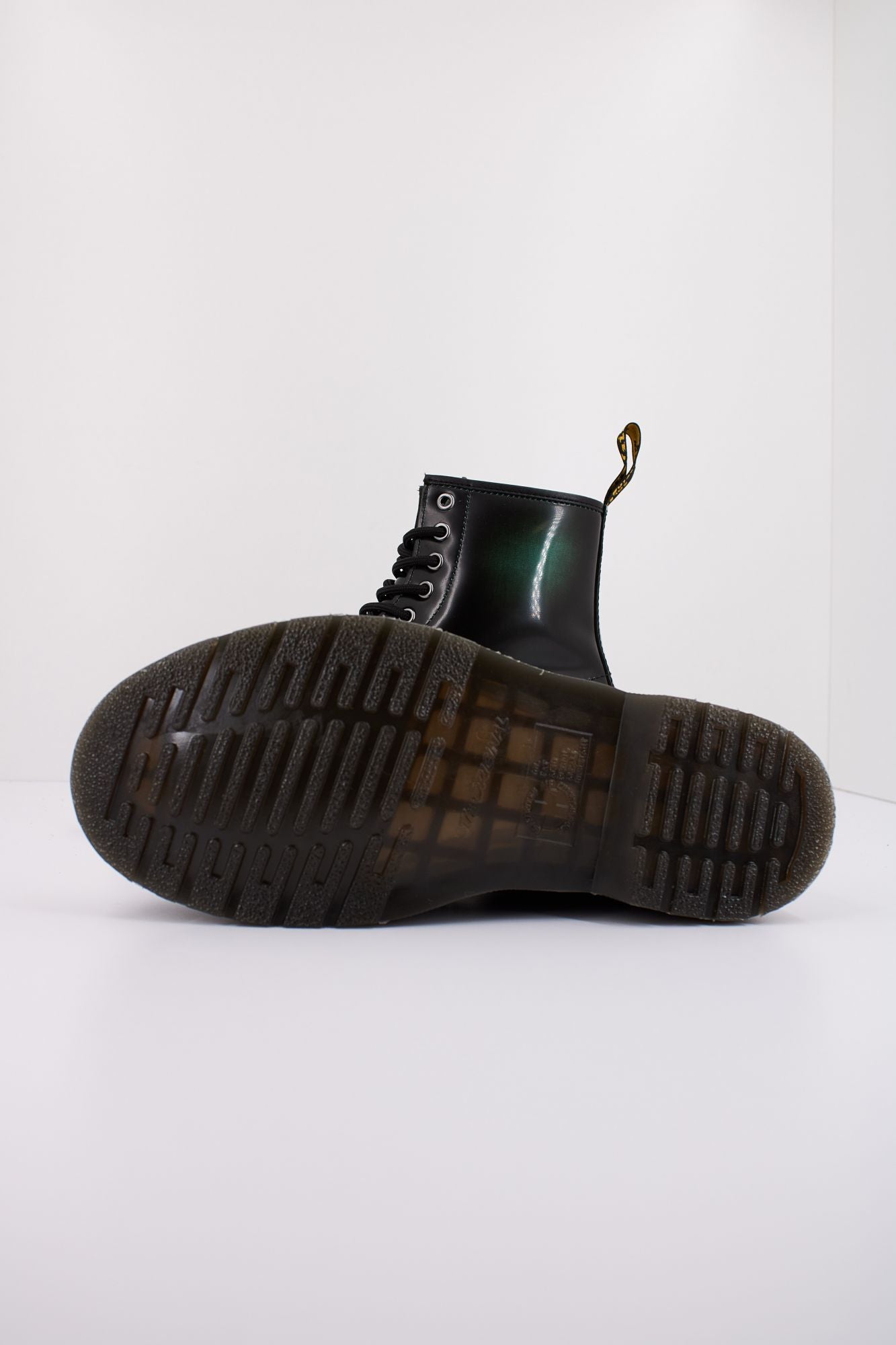 DR. MARTENS 1460 en color NEGRO (5)