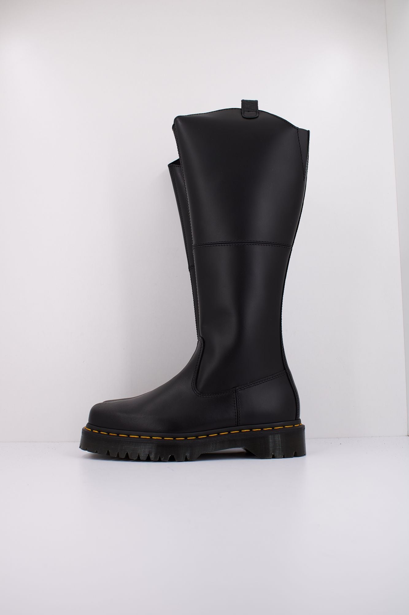 DR. MARTENS AMAAYAH HI en color NEGRO (1)