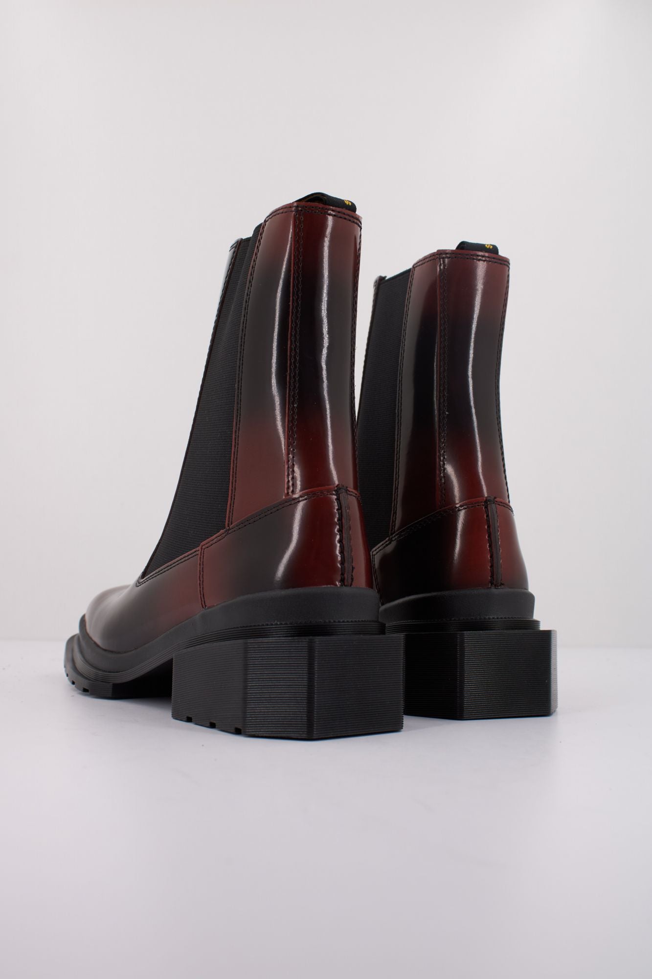 DR. MARTENS  MAYBOLE CHELSEA  en color NEGRO (4)