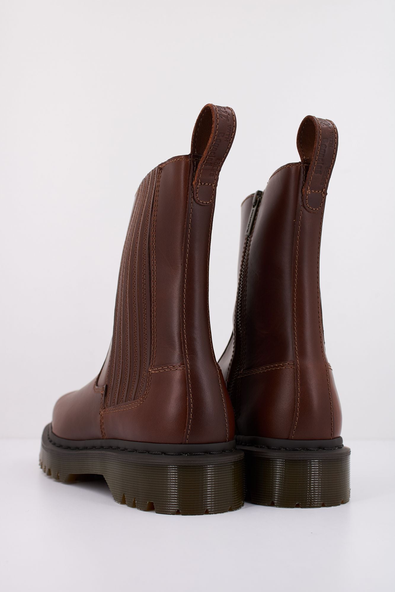 DR. MARTENS AMAAYAH LO en color MARRON (4)