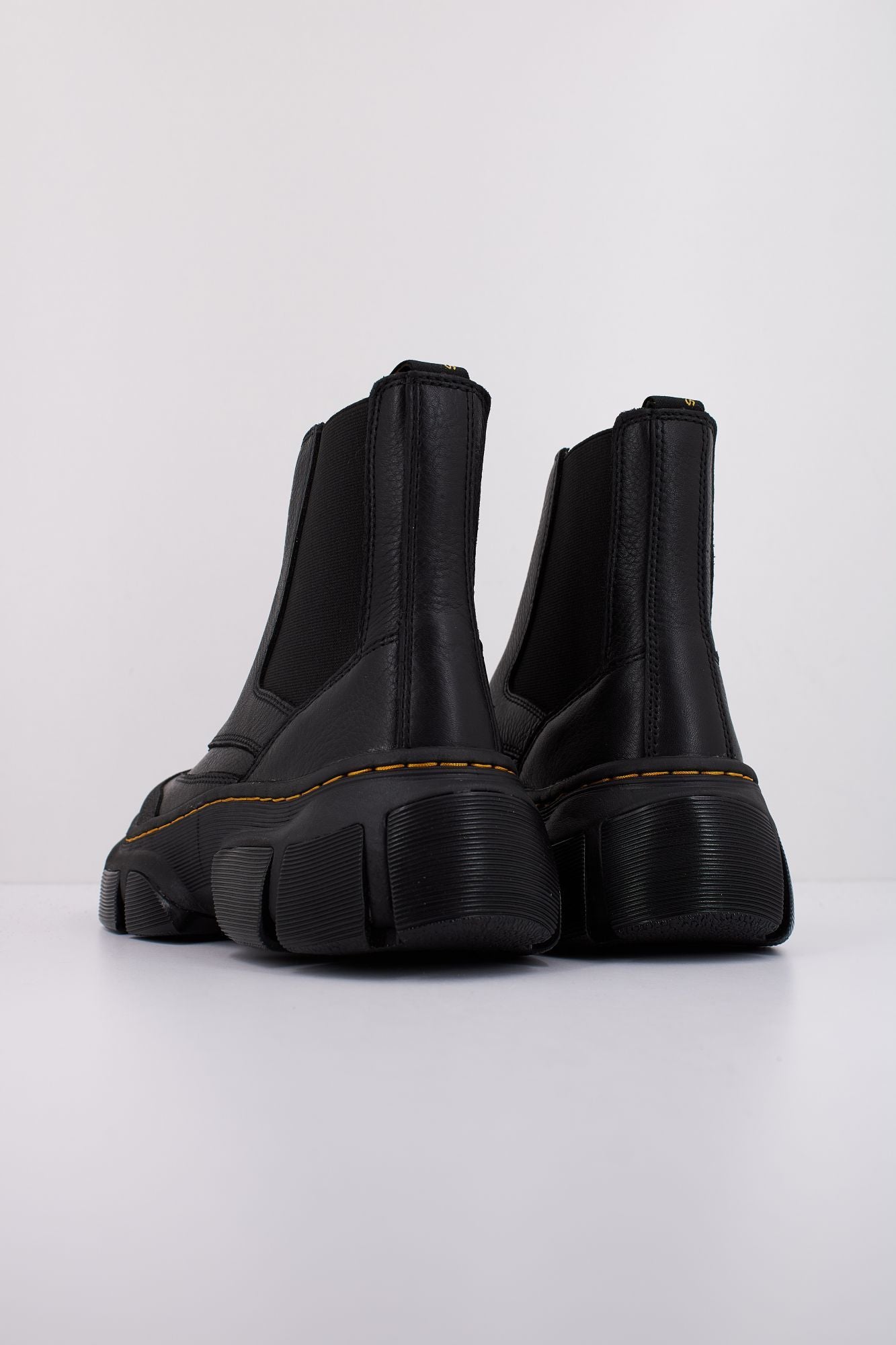 DR. MARTENS DMXL ZIP en color NEGRO (4)