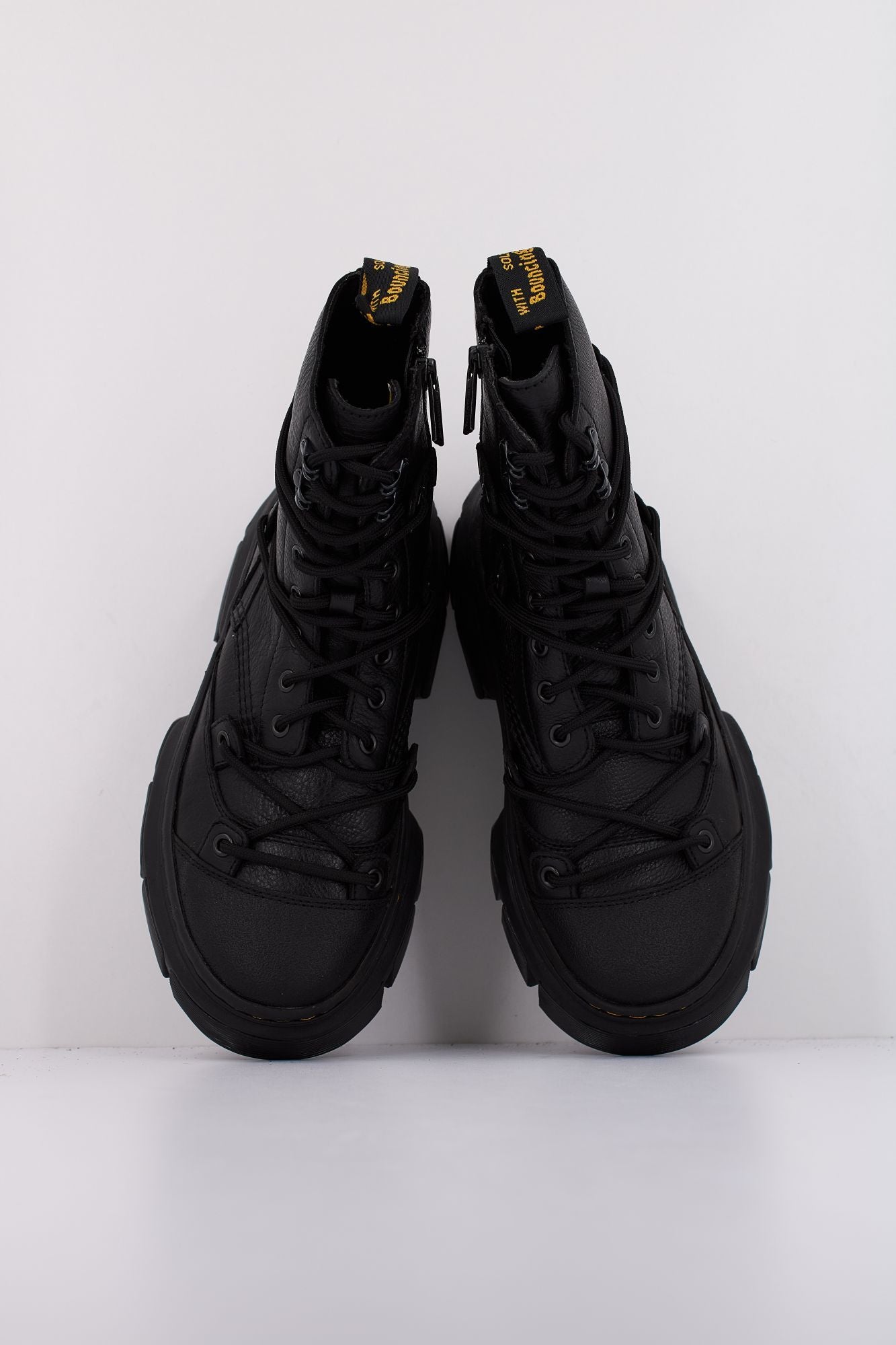 DR. MARTENS  DMXL LACE en color NEGRO (3)