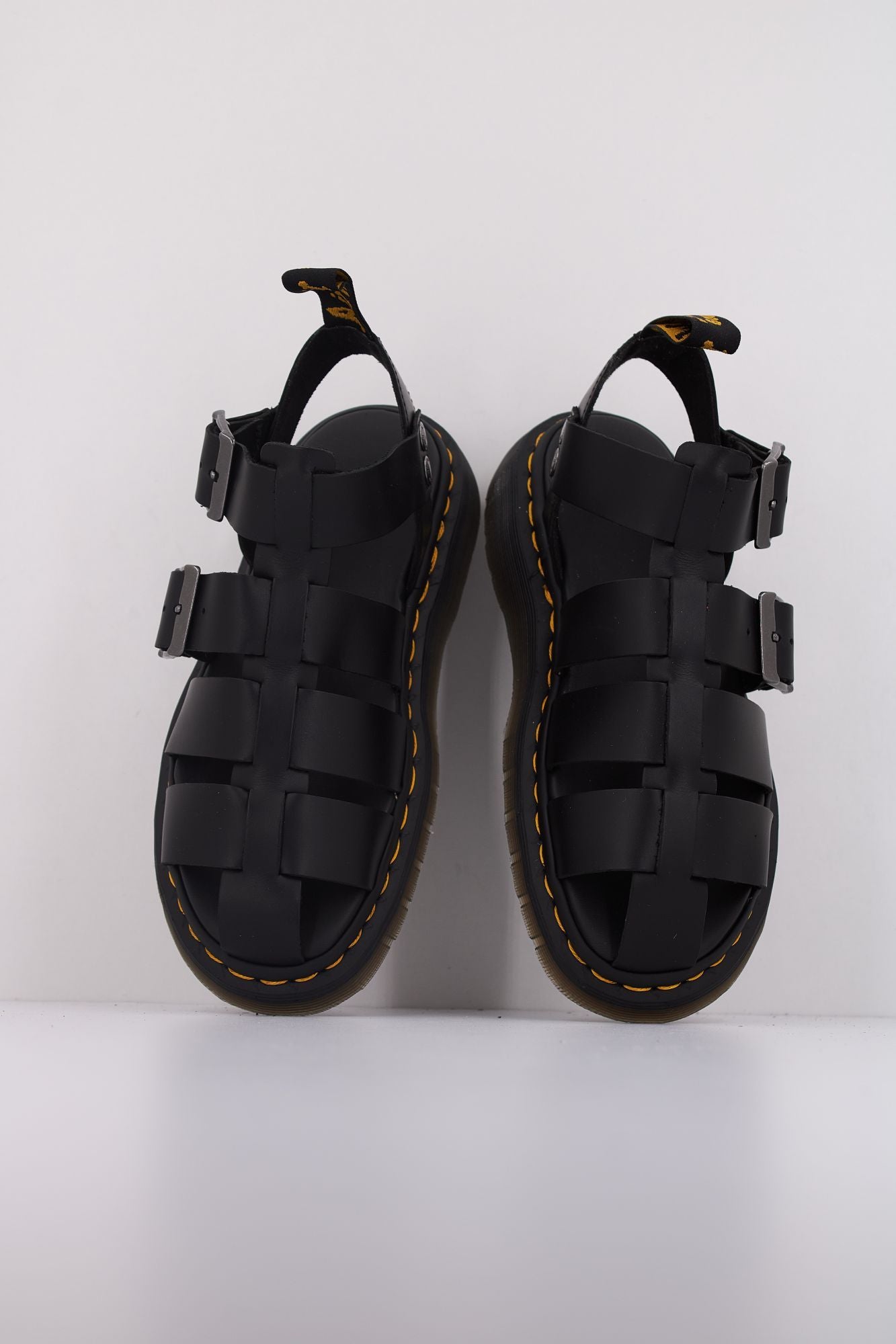 DR. MARTENS GARIN en color NEGRO (3)