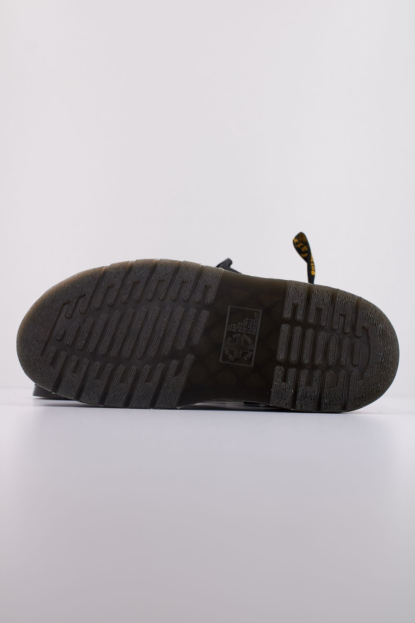 DR. MARTENS GARIN en color NEGRO (5)