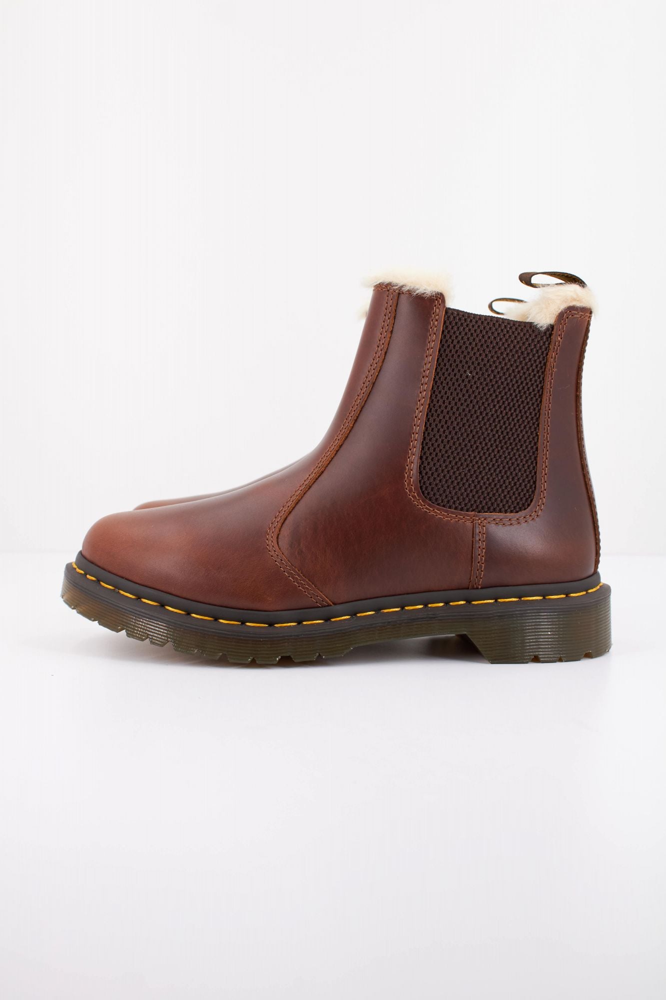 DR. MARTENS LEONORE  en color MARRON (1)