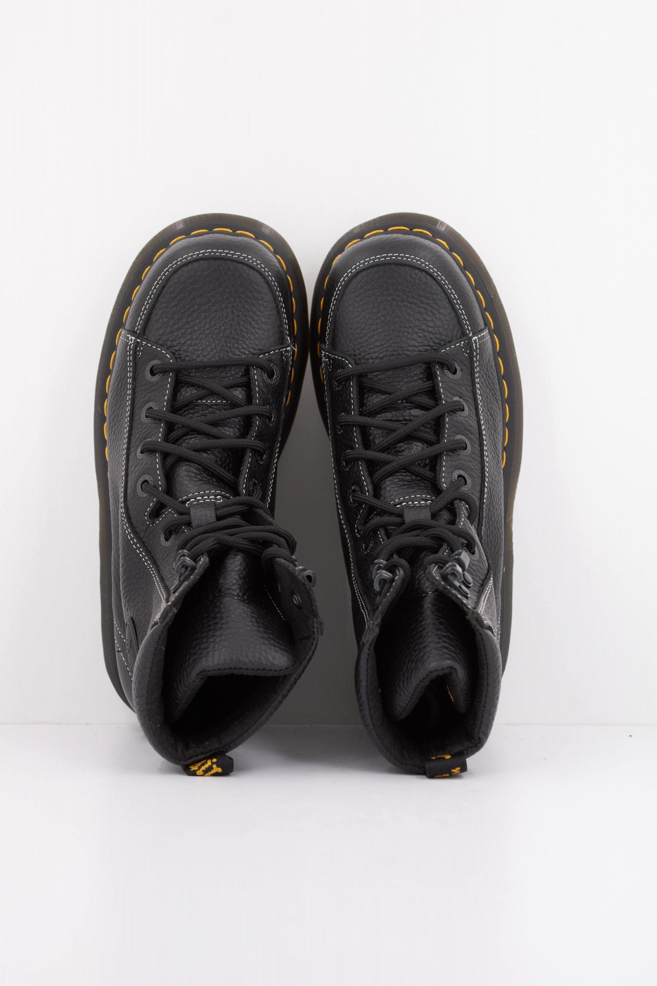 DR. MARTENS BUZZ 8I en color NEGRO (3)
