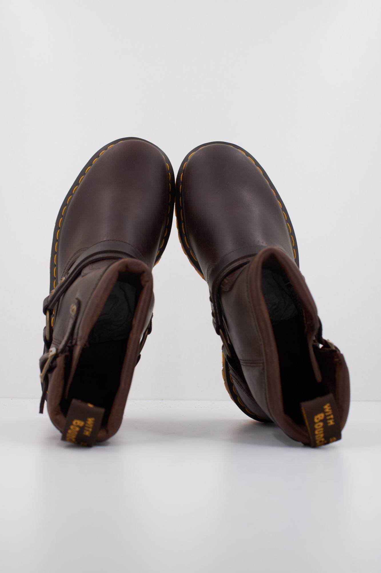 DR. MARTENS ANISTONE HRNS en color MARRON (3)
