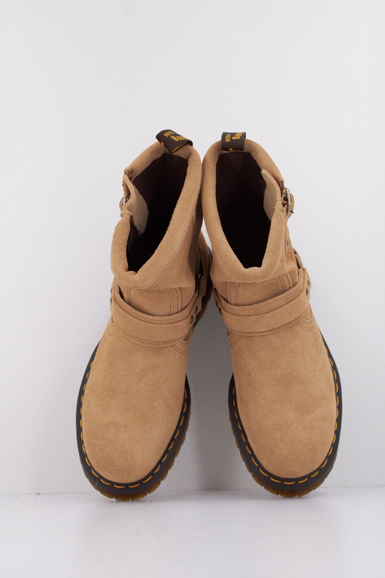 DR. MARTENS ANISTONE HRNS en color MARRON (3)