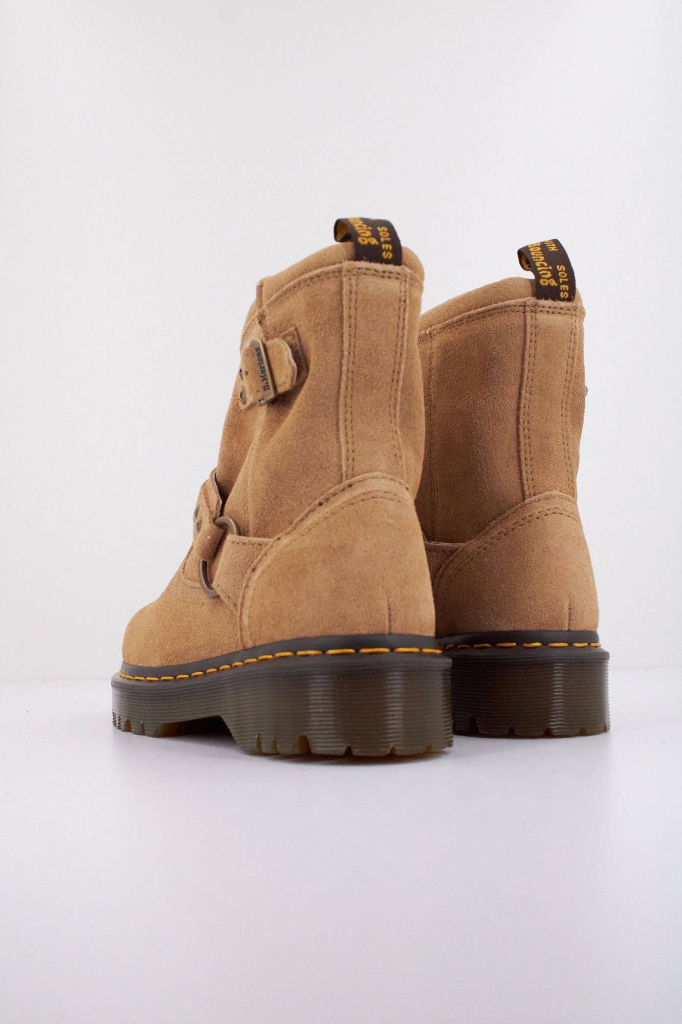 DR. MARTENS ANISTONE HRNS en color MARRON (4)