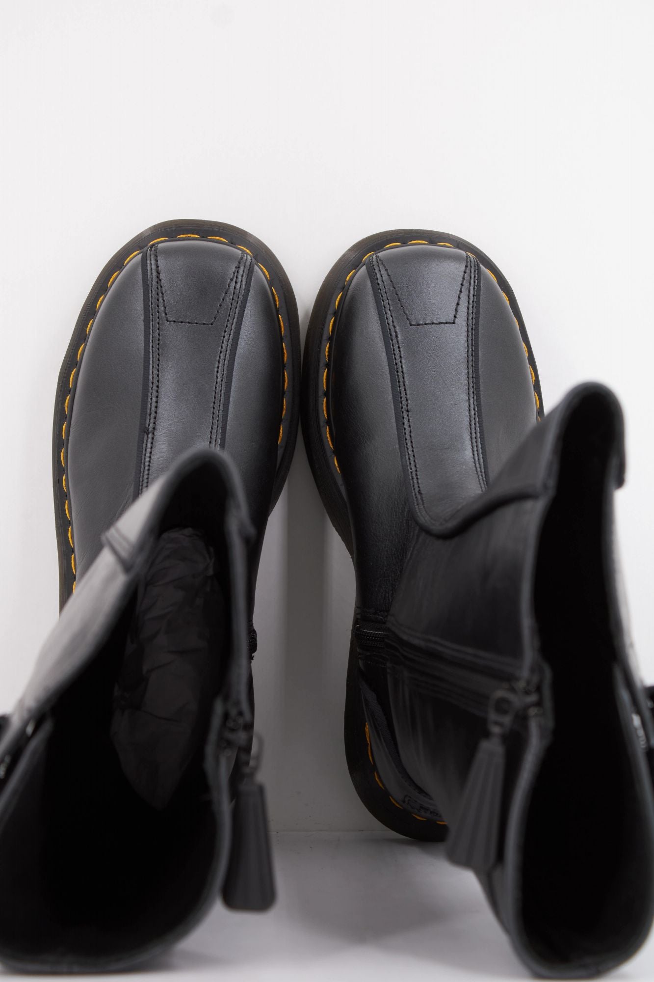 DR. MARTENS  BUZZ HI  en color NEGRO (3)
