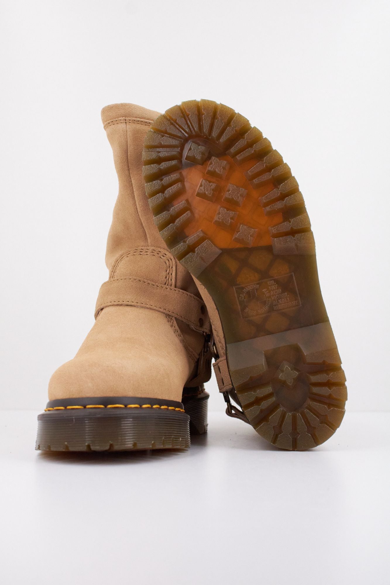 DR. MARTENS 1460 SMOOTH LEATHER BOOT en color BEIS (5)