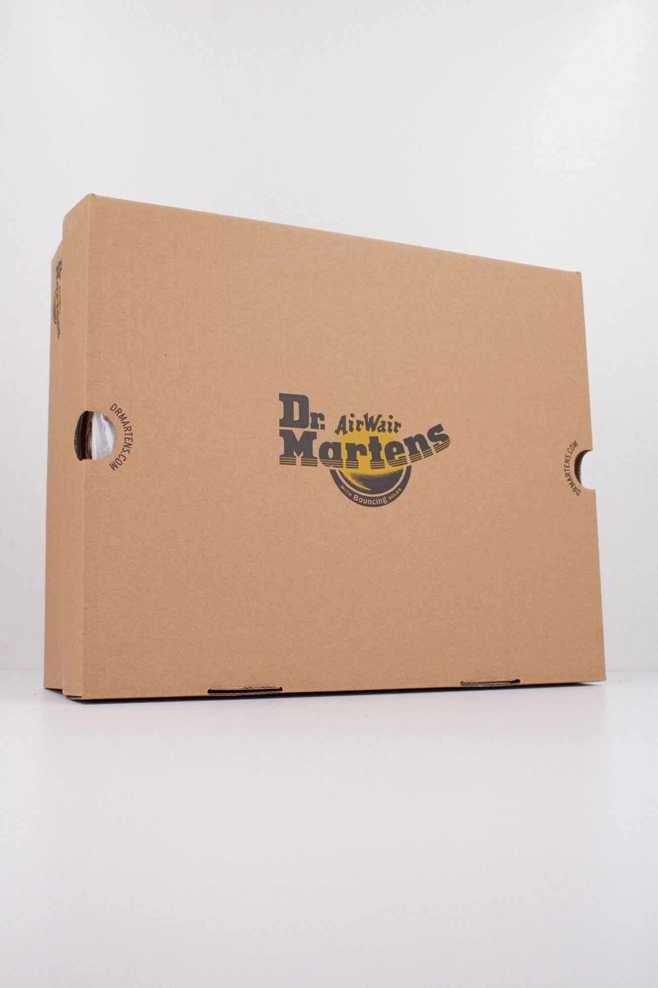 DR. MARTENS 1460 SMOOTH LEATHER BOOT en color BEIS (6)