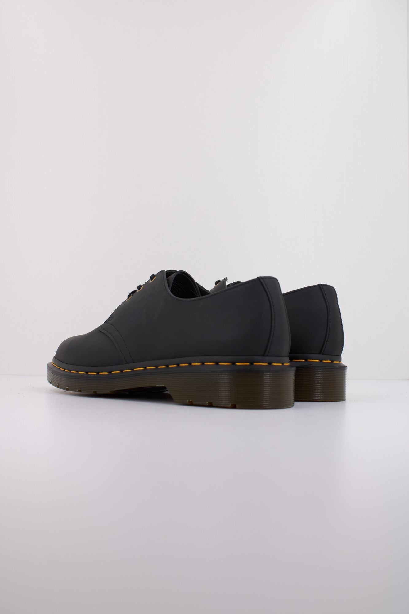 DR. MARTENS VEGAN 1461 en color NEGRO (4)