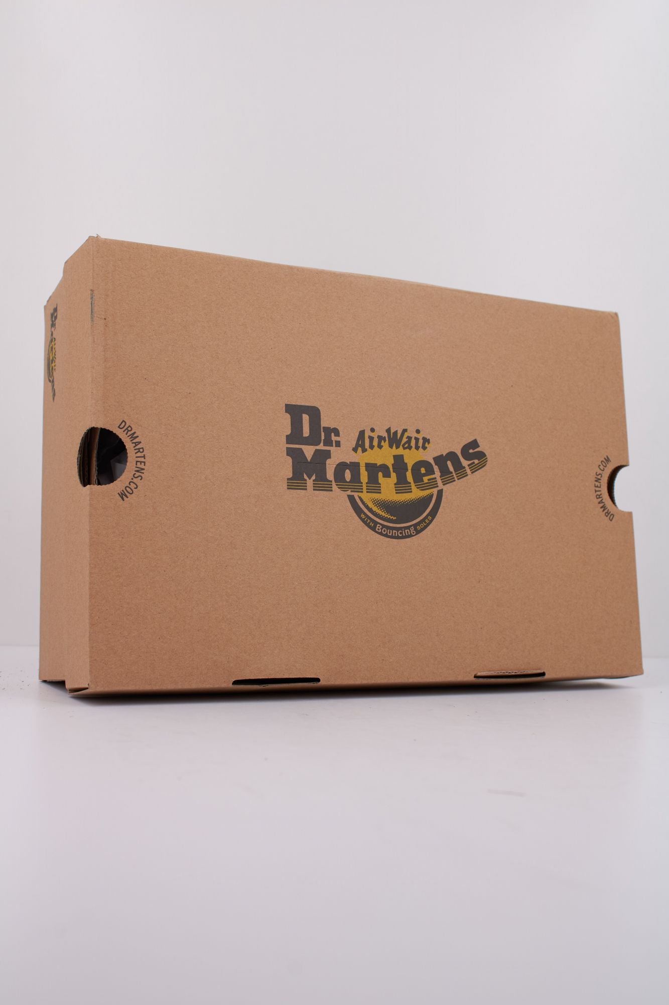 DR. MARTENS  ZEBZAG SANDAL  en color NEGRO (6)