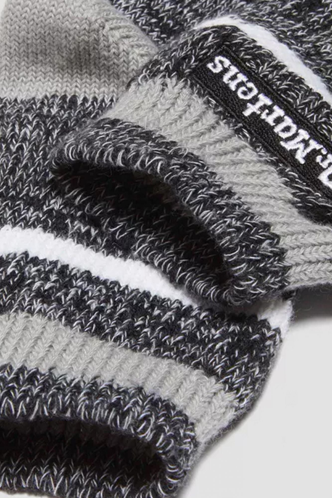 DR. MARTENS  SHORT MARL SOCK  en color GRIS (4)