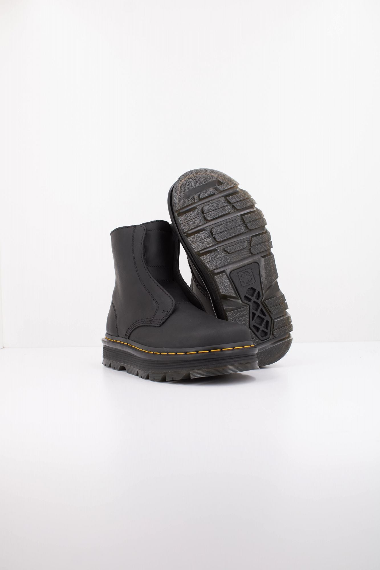 DR. MARTENS ZEBZAG LACELESS en color NEGRO (3)