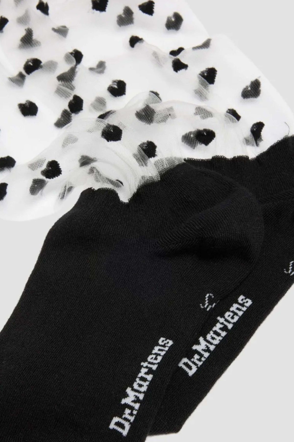 DR. MARTENS HEART MESH SOCK en color NEGRO (3)