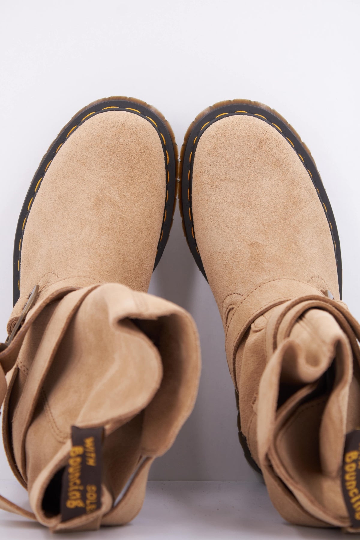 DR. MARTENS ANISTONE STRAP 42116200 en color MARRON CLARO (3)