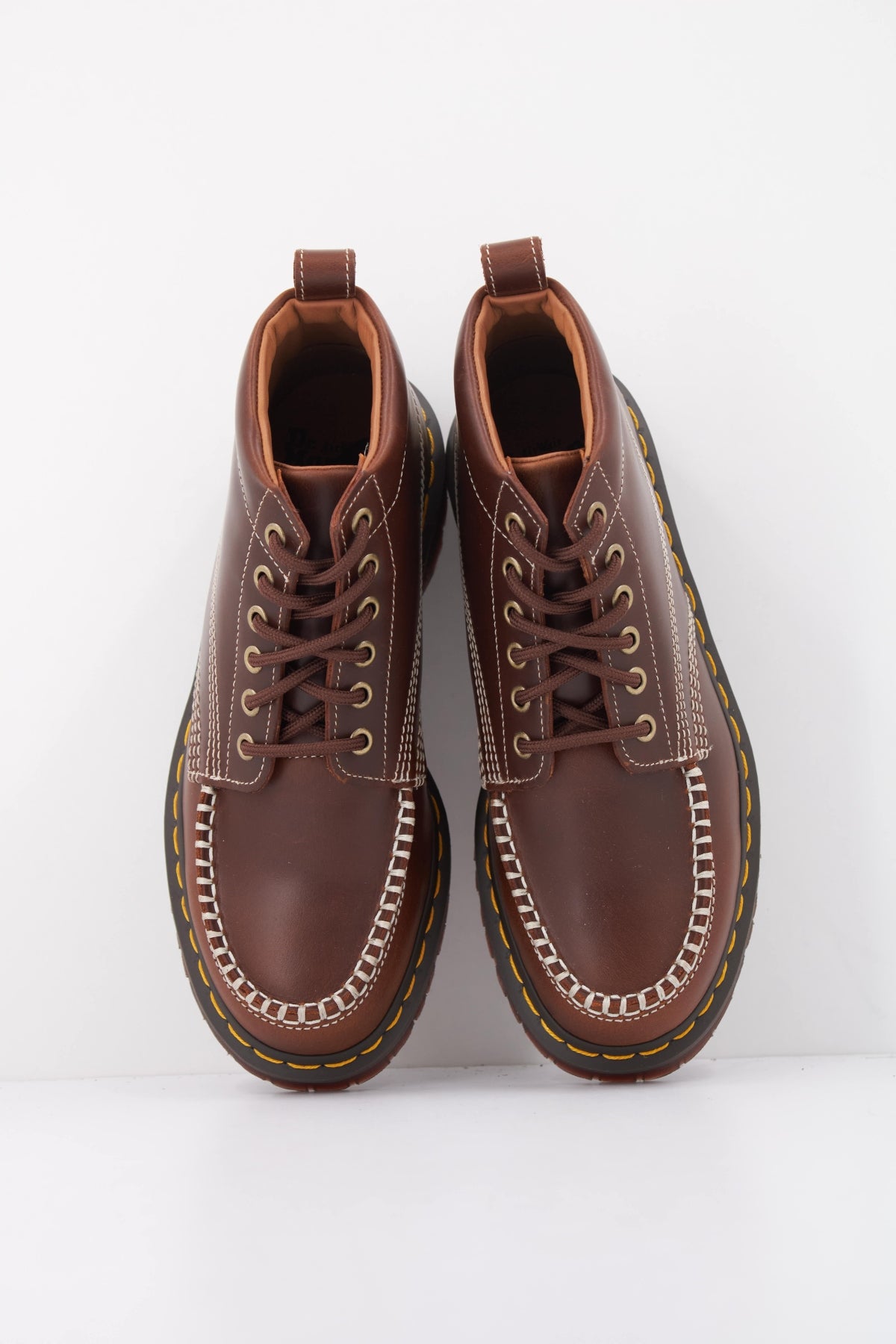 DR. MARTENS LOWELL CHUKKA en color MARRON (3)
