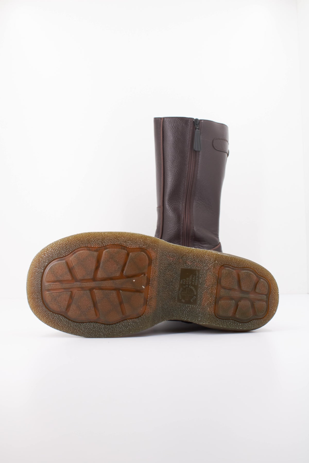 DR. MARTENS BUZZ HI en color MARRON (5)