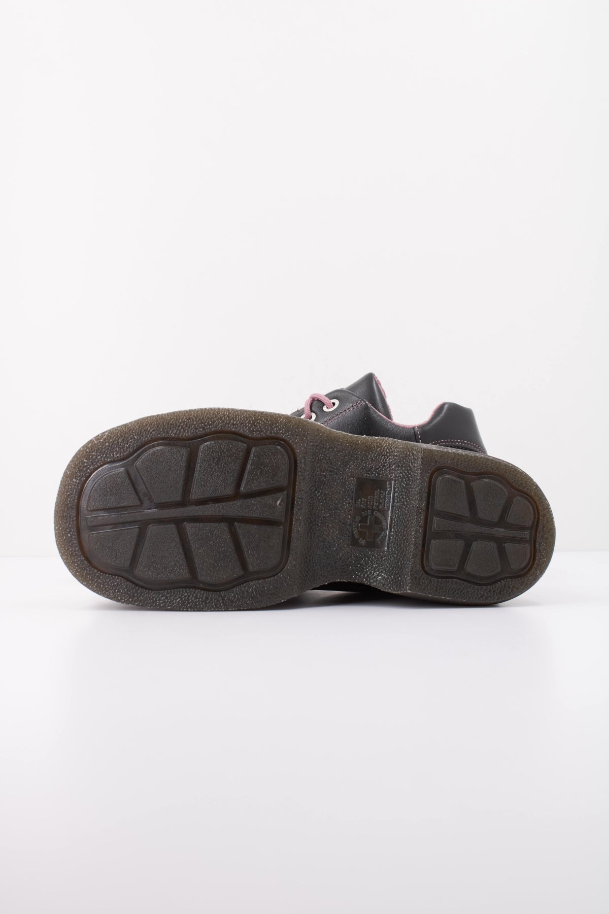 DR. MARTENS BUZZ 5I HS en color NEGRO (5)