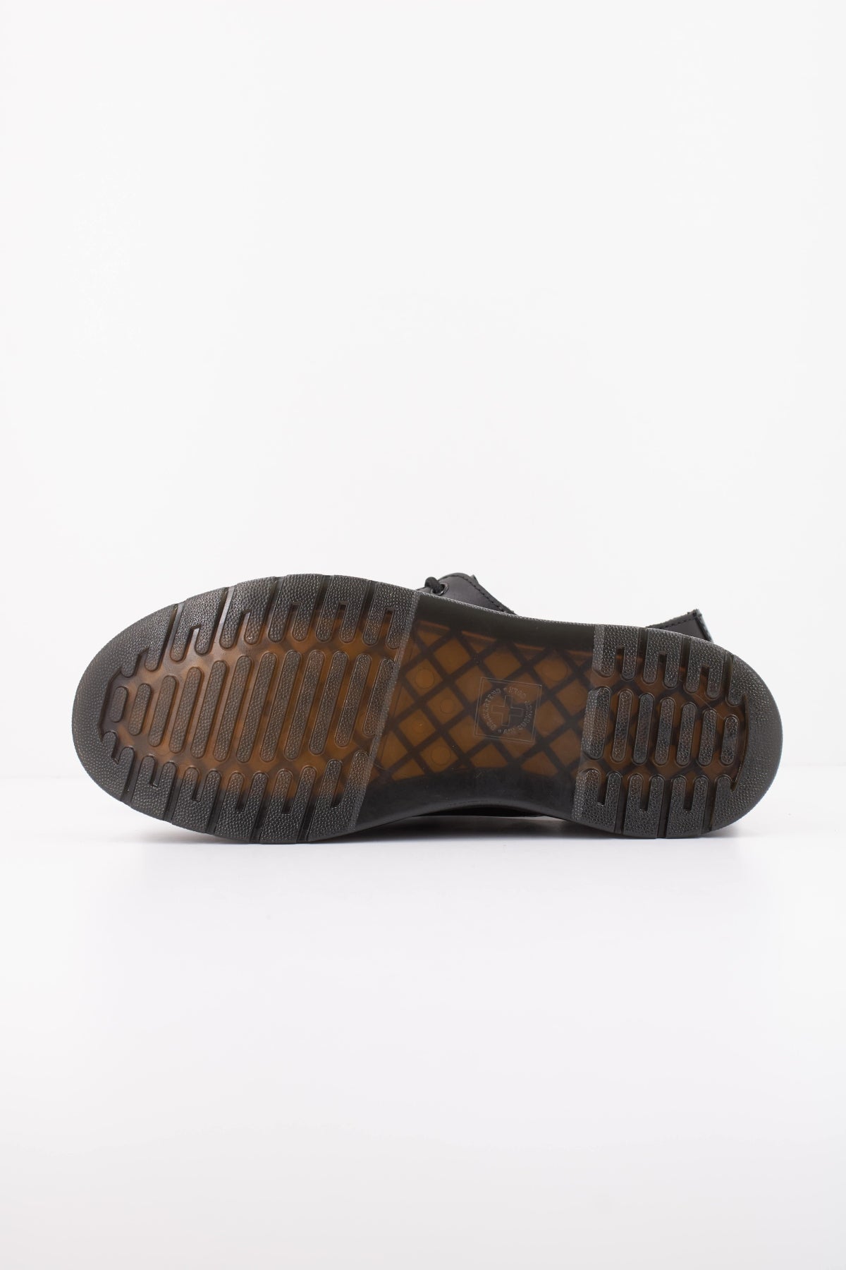 DR. MARTENS BROOKLINE LO 3 EYE SHOE en color NEGRO (5)