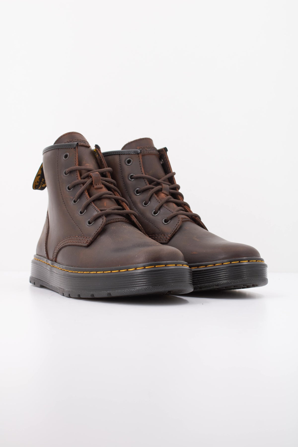 DR. MARTENS BROOKLINE CHUKKA en color MARRON (2)
