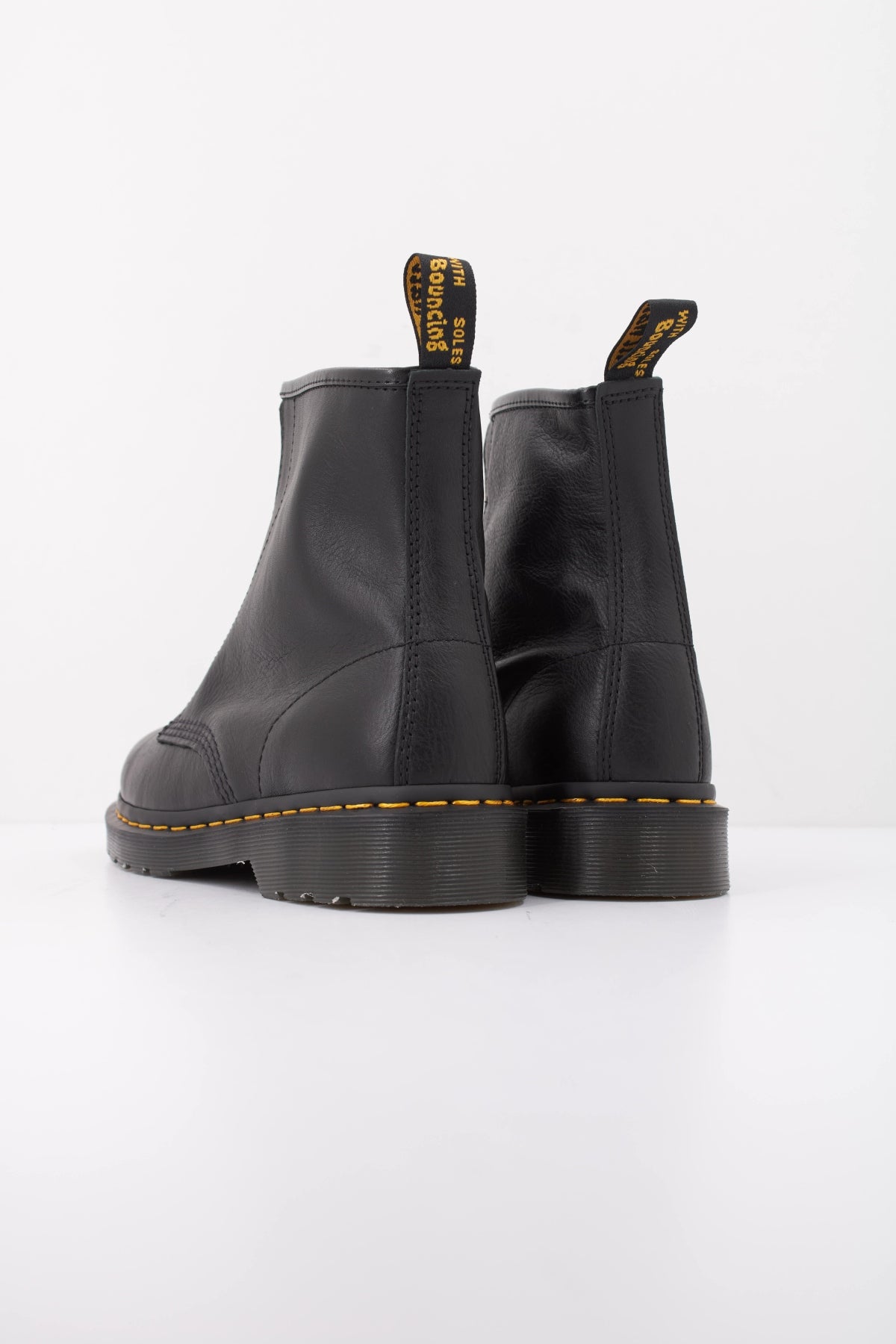 DR. MARTENS DMXL ZIP 42352001 en color NEGRO (4)