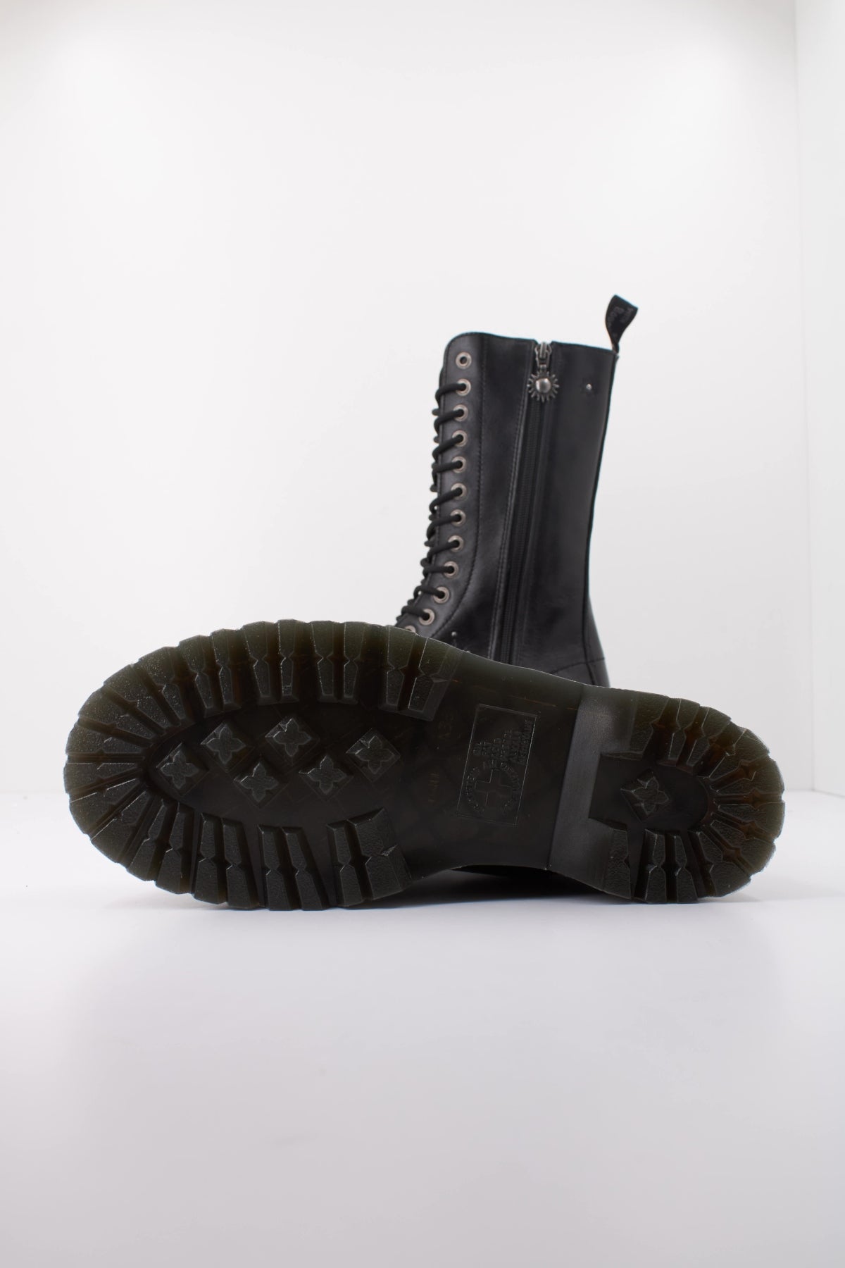 DR. MARTENS 1b99 Wmg en color NEGRO (5)